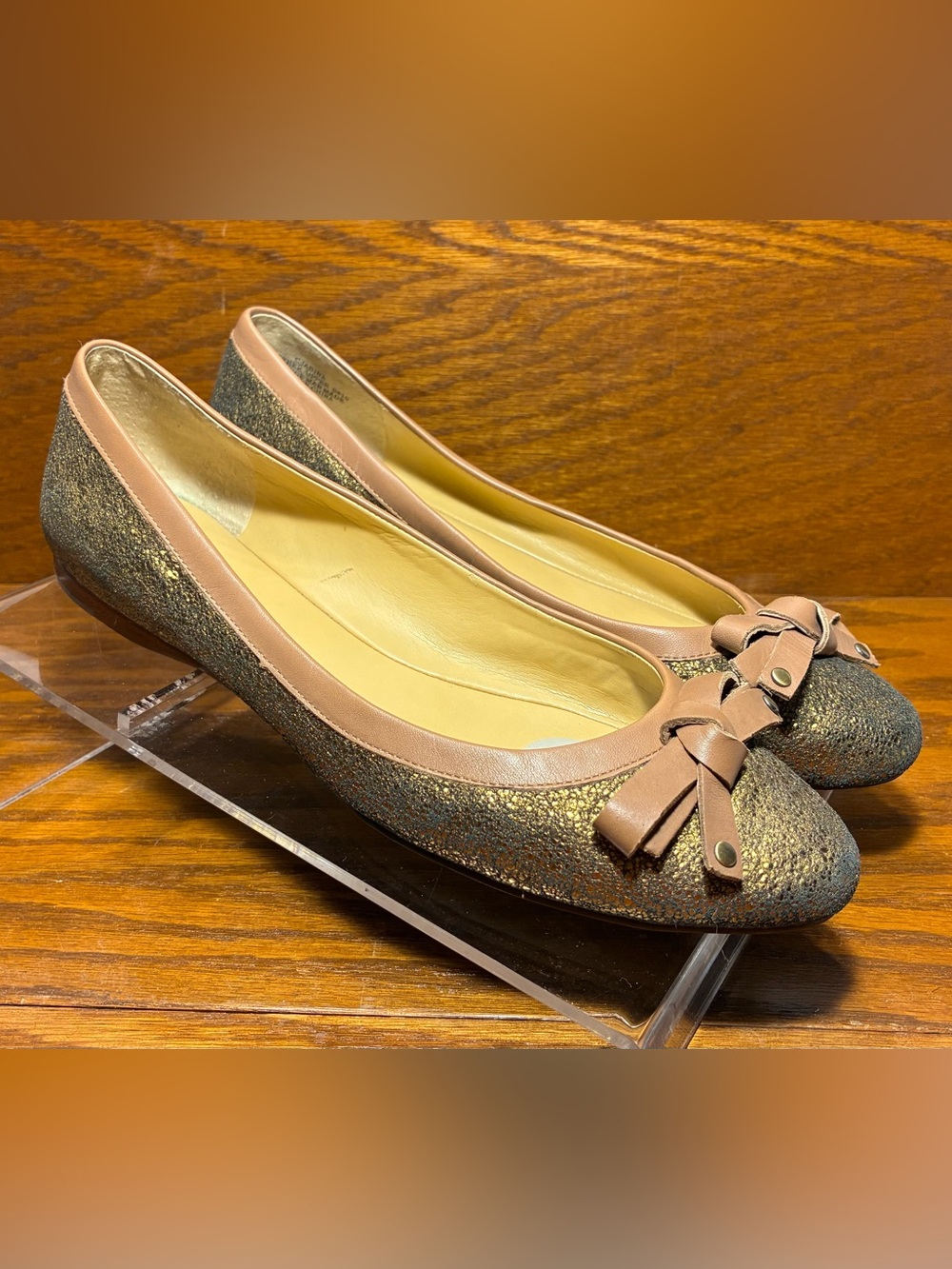 Circa Joan & David Metallic Gold Crackled Leather Tan Bow Flats Size 8